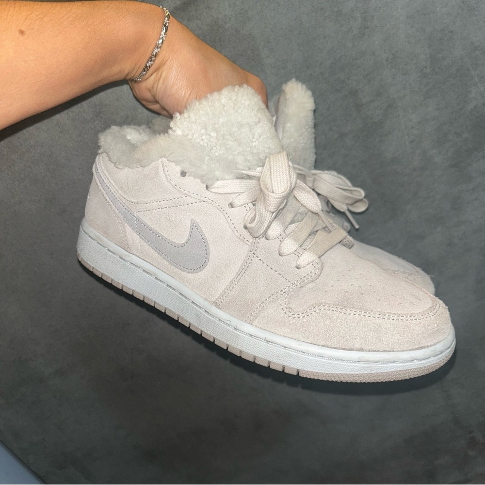 Jordan 1 Low SE
Sherpa Fleece (Women's)